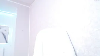 blondiebetsy ambitious bitch fucks with a dildo