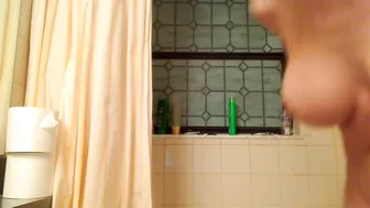 Chloe Lamb fucks herself on the sofa