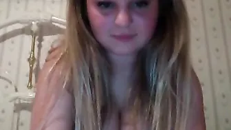 lizzyxoxo busty female pleases herself with sex toy