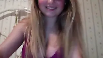 lizzyxoxo busty female pleases herself with sex toy