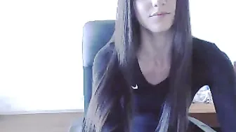 lady gorgeous chick fucks cunt with phallus