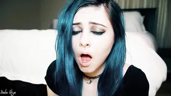 JadeSkye Black-haired female