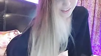 lena___ hot lady passionately pulls pussy