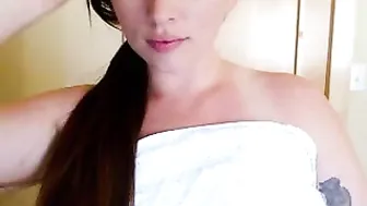 emilia_clarke online show January 2020