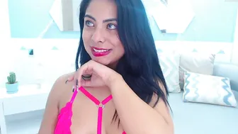 gina_blowjob tasty babe fucks her anus