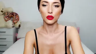 bonnbon__ hot chick twirls big booty