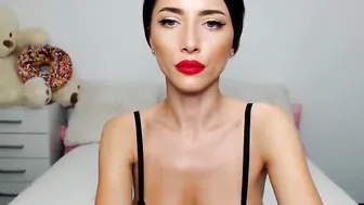bonnbon__ hot chick twirls big booty