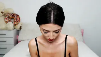 bonnbon__ hot chick twirls big booty
