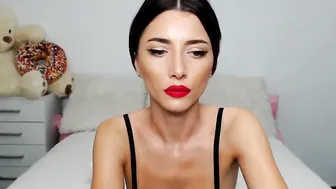 bonnbon__ hot chick twirls big booty