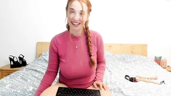 blueepandaa busty chick jerks off her phallus