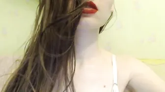 carolinajoy masturbating and playing with her pussy