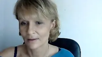 elaizza crazy babe fucks herself with sex toy