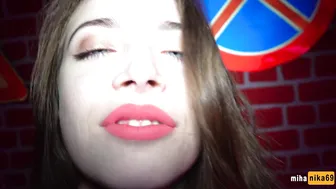 MihaNika69 skinny in stockings pulls pussy