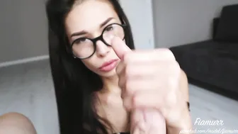 Fiamurr   busty bitch jerks pussy with phallus