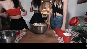 LUNAxJAMES slim bitch jerks off with sex toys