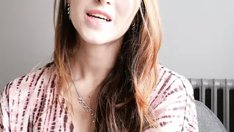 H?l?a Fauvel openwork bitch shows big tits