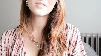 H?l?a Fauvel openwork bitch shows big tits