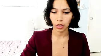 dairadairy cute blonde girl got herself a finger on the couch