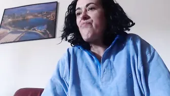 couplelyon charming chicks having fun in a pose