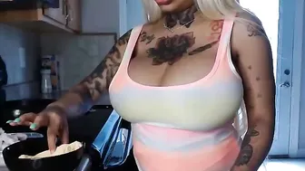 creamyexotica juicy babe caresses pussy