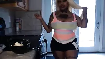 creamyexotica juicy babe caresses pussy