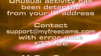 daisyd hot bitch punches holes with fingers