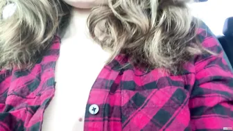 Candy Kitty  hot lady passionately pulls pussy