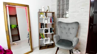 annemarie1996 slutty slut masturbates shaved pussy