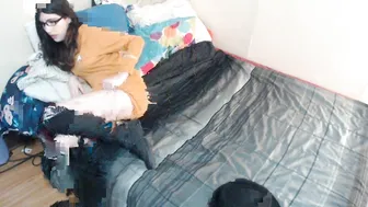 annabelle bestia crazy passion fingering shaved pussy