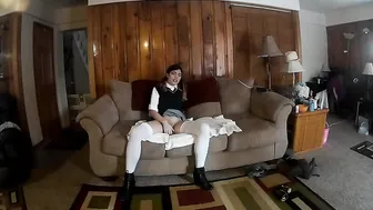 annabelle bestia beauty fucks herself in front of the webcam