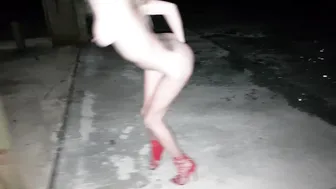 Pettit Looloo   mature confused jerks off shaggy pussy