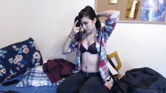 annabelle bestia the charming slut fucks her pussy with a phallus