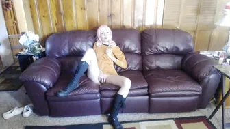 annabelle bestia slim confused gently squeezes vagina