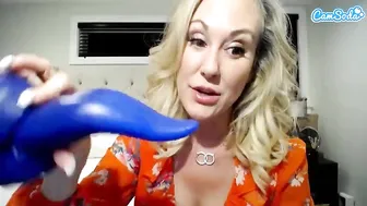 brandi_love perfect black-haired slut fucks vagina