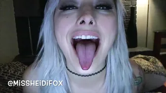 heidifox  juicy breasts and smooth pussy