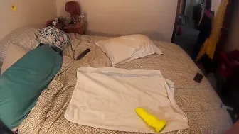 annabelle bestia cool skinny rubs her lips sex