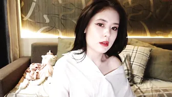 aynakio handjob in front of the camera