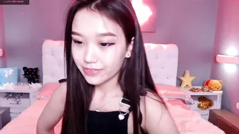 elcinkayi playing with her big tits