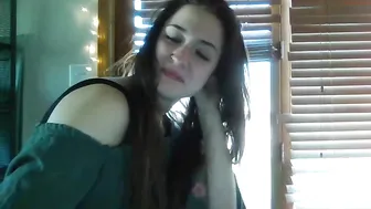 jascha_xx adorable  cam girl  pulls clit