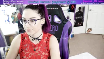 sexy_aymee mad passion gently caresses her pussy