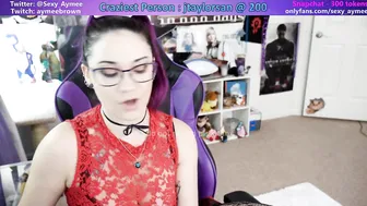 sexy_aymee mad passion gently caresses her pussy