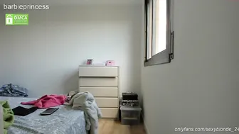 barbieprincess bitch in stockings gets squirt