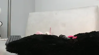 asian_snow skinny slut plays with sex toys