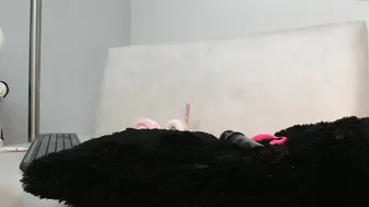 asian_snow skinny slut plays with sex toys
