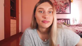 highlemonsss experienced young lady passionately fucks sex toy