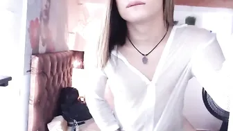 yesikvazolaa cheeky busty bitch