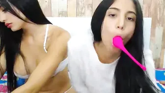 sara_xtreme crazy passion hammering anus with a dildo