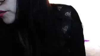 ekaterina_sex black-haired lady caresses boobs