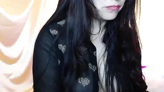 ekaterina_sex black-haired lady caresses boobs