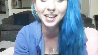 easygoing1 a woman with a wide pelvis gets shaved cunt